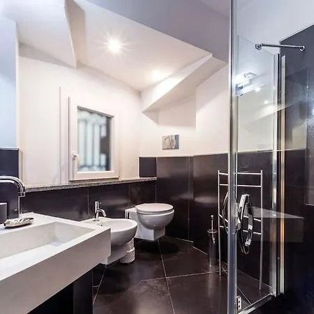 Ponte Vecchio Flat شقة